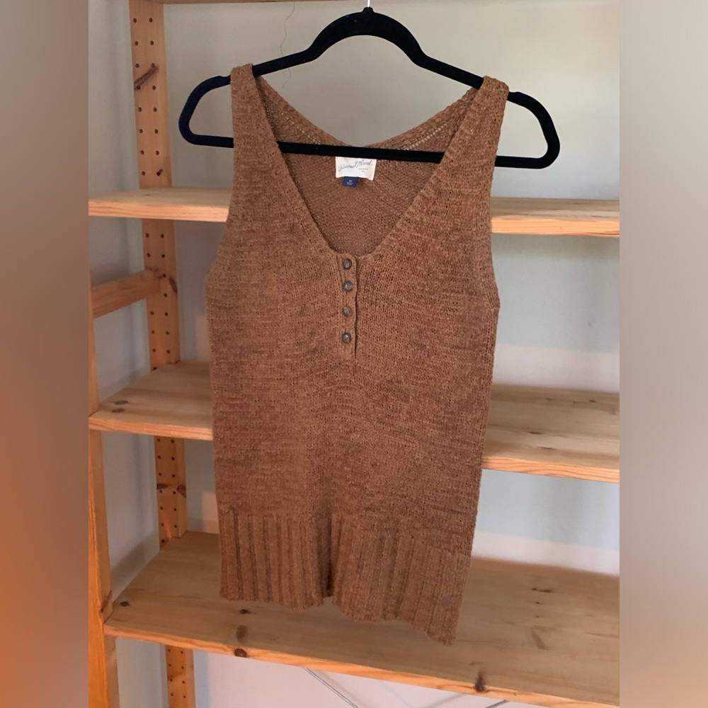 Russet brown Universal Threads Sweater. Lightly worn. Size XS.